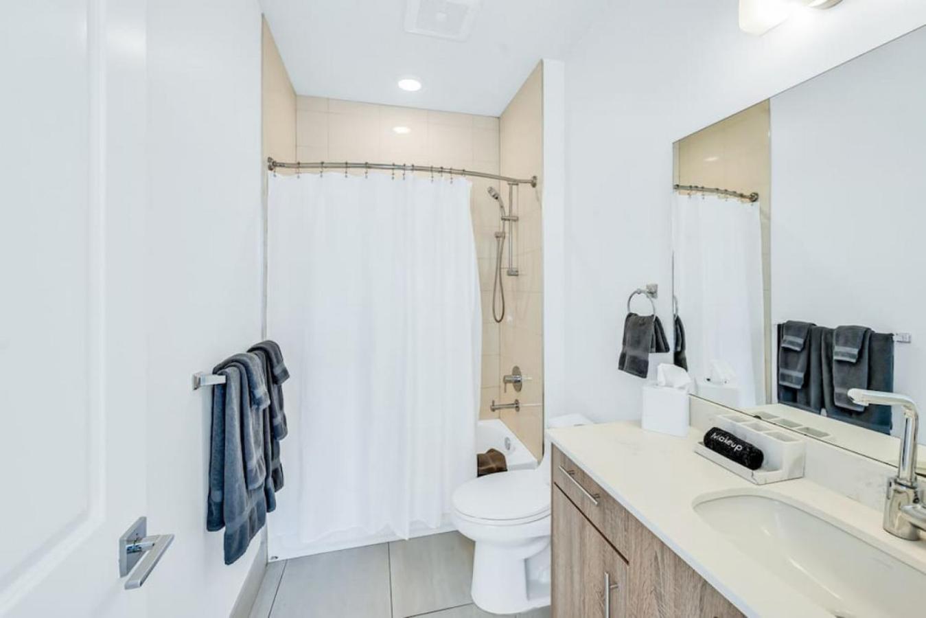 Lilly At Aviara Lake Worth ليك وورث المظهر الخارجي الصورة